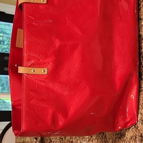 Louis Vuitton Red Monogram Vernis Reade GM - Picture 5 of 17